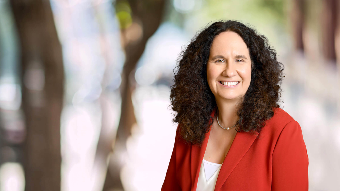 Lauri Pasch, PhD headshot